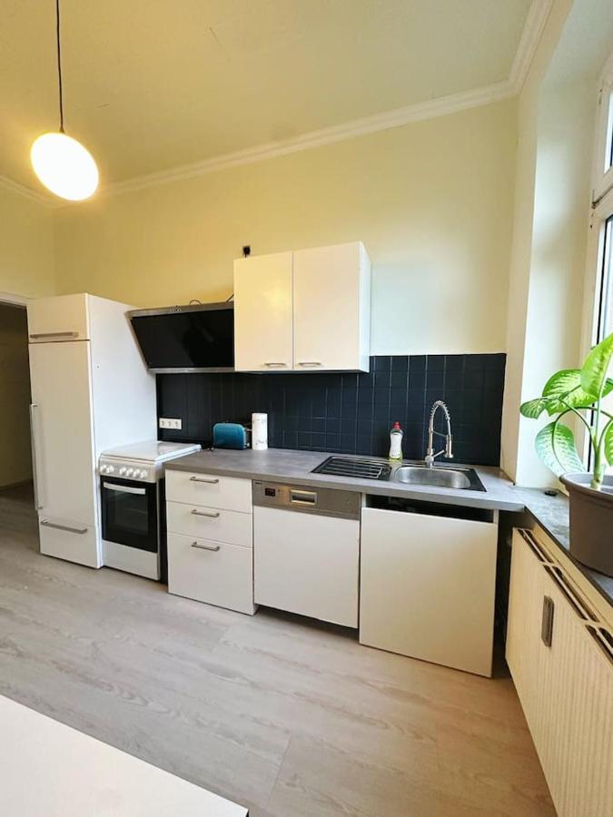 2 Schlafzimmer Waschenspuelmaschine Duisburg Eksteriør billede