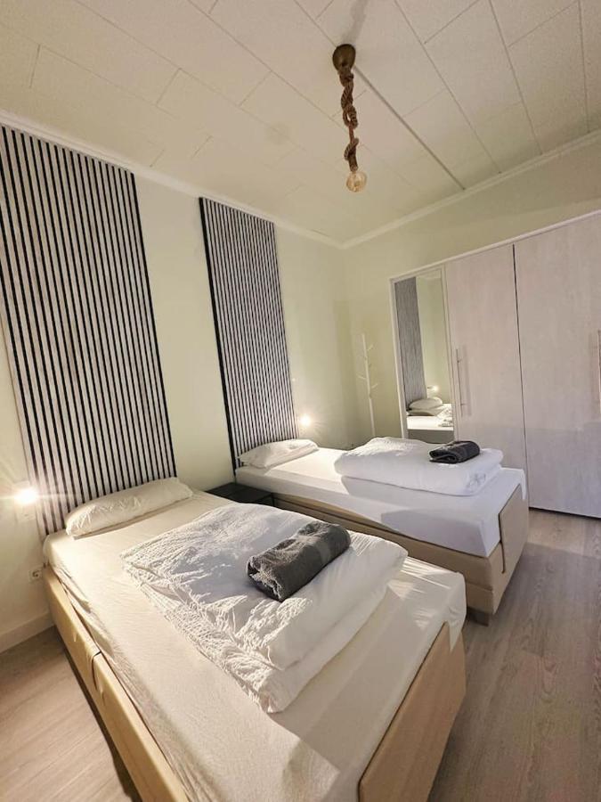 2 Schlafzimmer Waschenspuelmaschine Duisburg Eksteriør billede